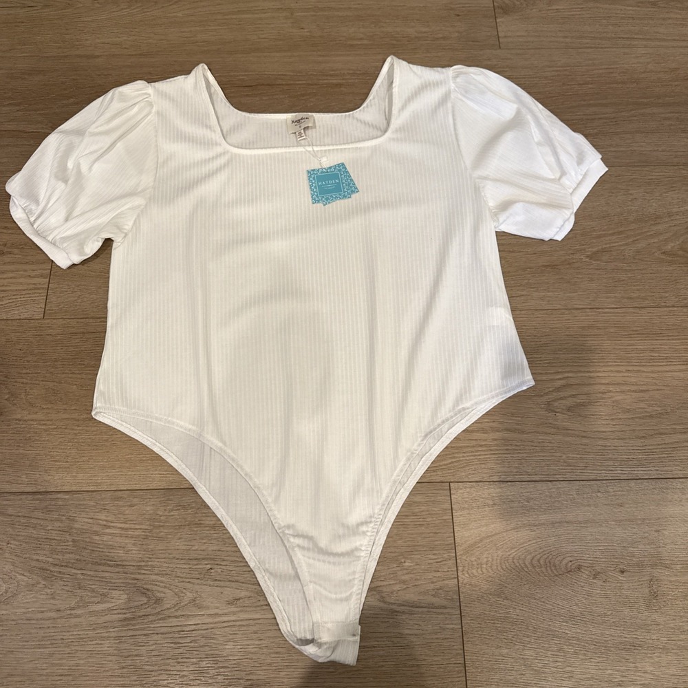 NWT Women's White Ribbed Short Sleeve Bodysuit Size 3XL Square Neck